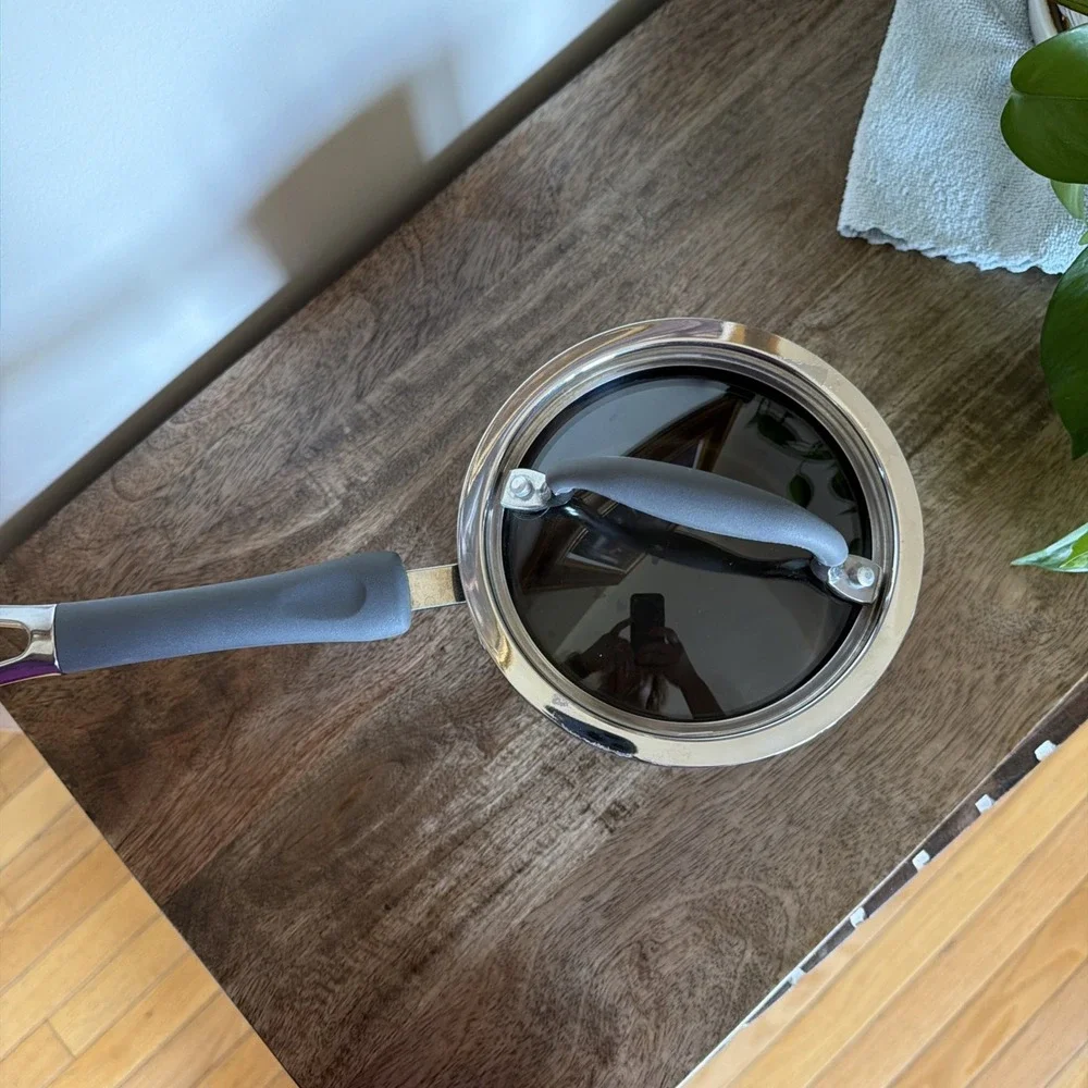 The Pampered Chef 3 Quart Hard-Anodized‎ Non-Stick Sauce Pan With Lid